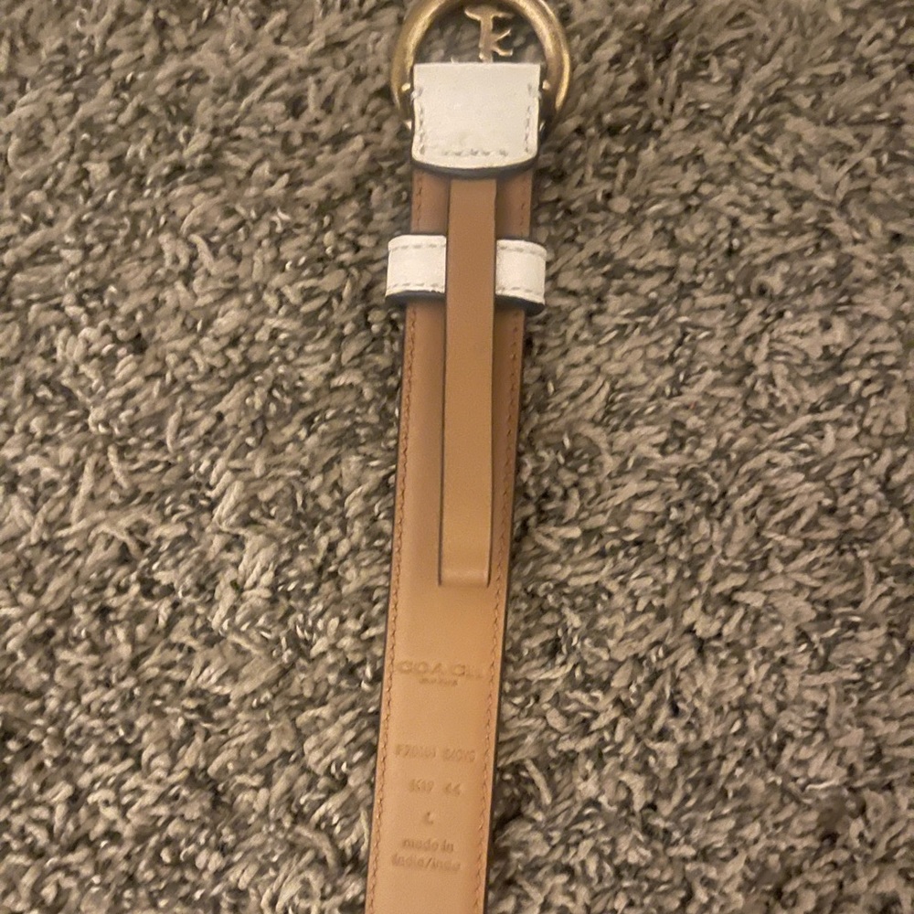 Coach belt almost new